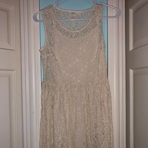 **Oatmeal lace dress
